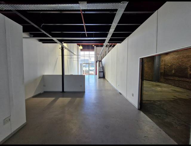 372M² SHOWROOM TO LET IN KRAMERVILLE